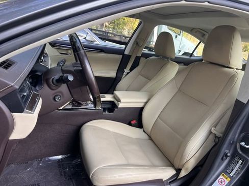 Used 2017 Lexus ES 350 w/ Premium Package FWD image 13