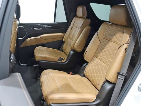 Used 2021 Cadillac Escalade Premium Luxury AWD/4WD image 26