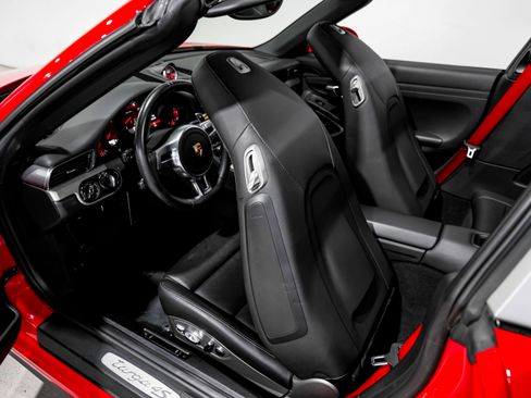Used 2015 Porsche 911 Targa 4S image 24