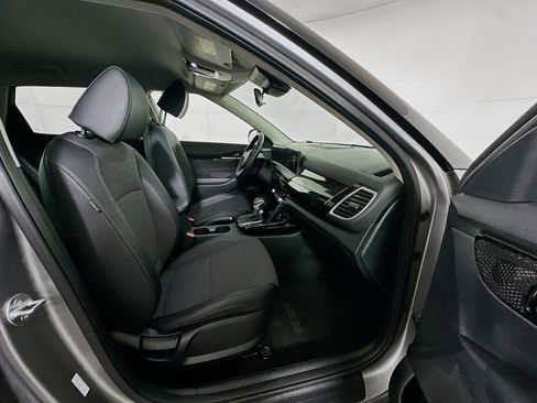 Used 2025 Kia Seltos S image 30