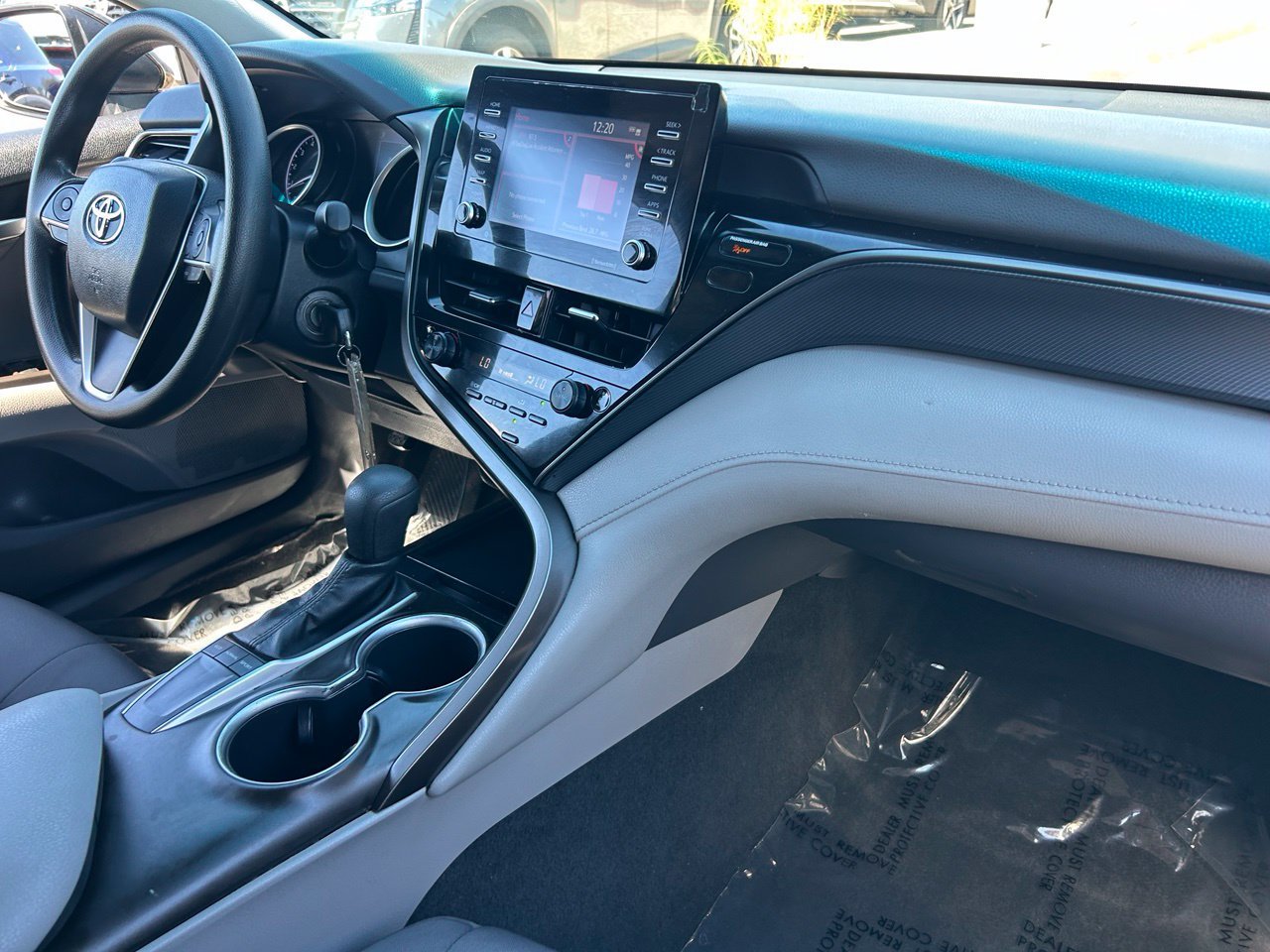 Used 2022 Toyota Camry LE w/ Carpet Mat Package (TMS) FWD image 13