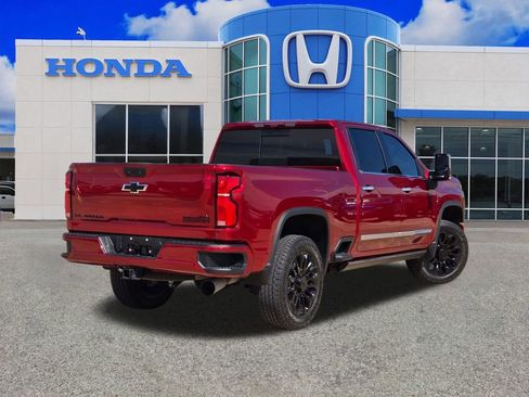 Used 2025 Chevrolet Silverado 2500 High Country w/ High Country Premium Package AWD/4WD image 3