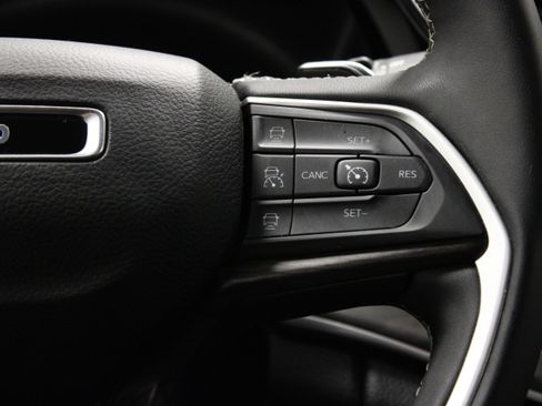 Used 2023 Jeep Grand Cherokee 4WD 4xe image 24