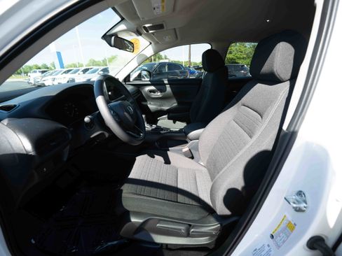 Used 2026 Honda HR-V LX image 9