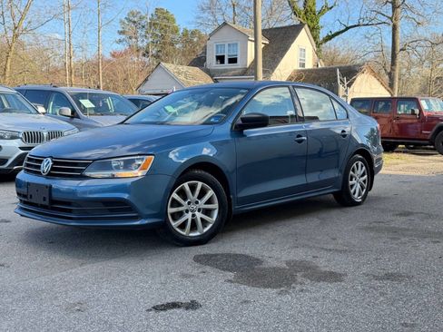 Used 2015 Volkswagen Jetta SE image 3