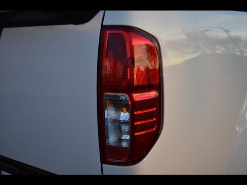 Used 2018 Nissan Frontier S image 47