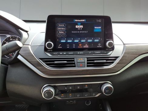 Used 2023 Nissan Altima 2.5 SV image 15