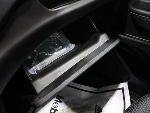 Used 2024 GMC Terrain SLE image 34