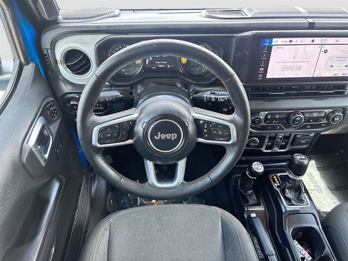 Used 2024 Jeep Wrangler Unlimited Sahara AWD/4WD image 21