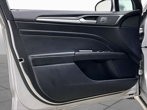 Used 2019 Ford Fusion Titanium FWD image 25