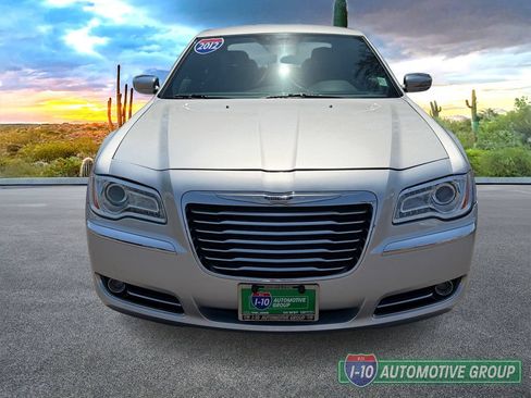 Used 2012 Chrysler 300 Limited RWD image 3