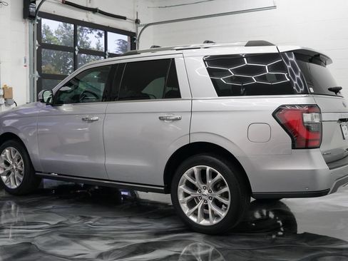 Used 2019 Ford Expedition Limited w/ Equipment Group 302A AWD/4WD image 16