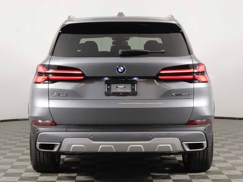 Used 2024 BMW X5 xDrive40i w/ Parking Assistance Package AWD/4WD image 11