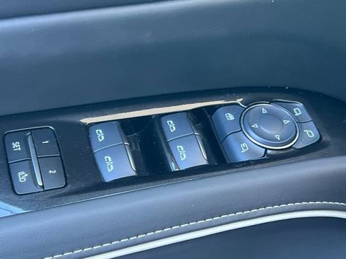 Used 2024 Cadillac Escalade ESV Sport Platinum w/ LPO, ONYX Package image 12