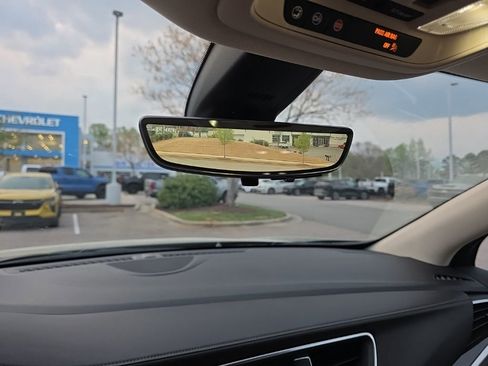 Used 2023 Buick Enclave Premium w/ Experience Buick Package image 9