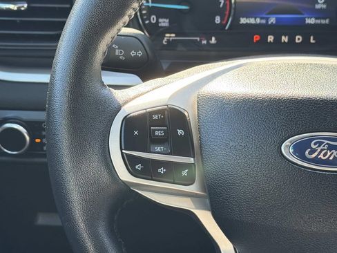 Used 2024 Ford Explorer XLT RWD image 11