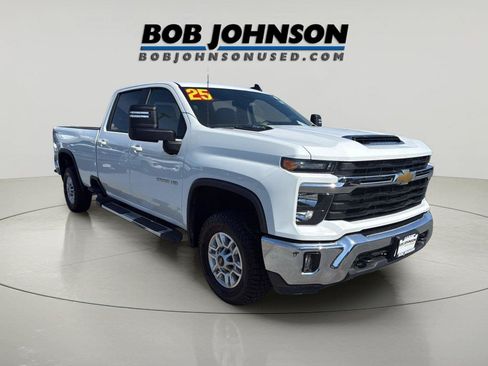 Used 2025 Chevrolet Silverado 2500 LT w/ Convenience Package AWD/4WD image 1