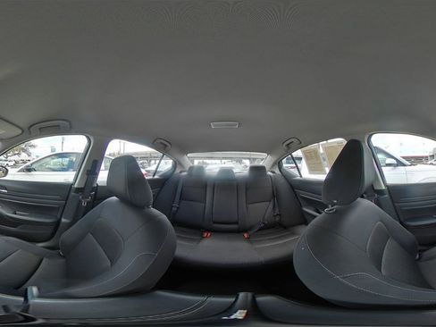 Used 2025 Nissan Altima 2.5 SV FWD image 36
