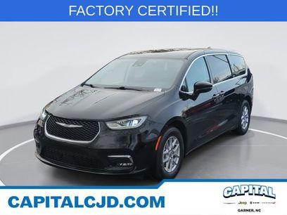 Certified 2024 Chrysler Pacifica Touring-L