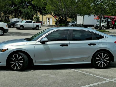 Used 2022 Honda Civic EX image 8