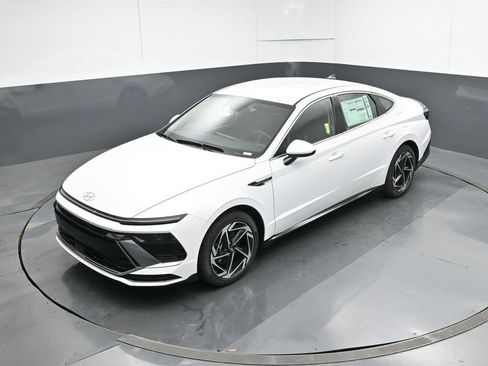 New 2026 Hyundai Sonata SEL FWD image 18