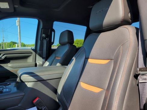 Used 2023 GMC Sierra 1500 AT4 w/ AT4 Premium Package AWD/4WD image 11