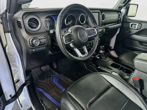 Used 2021 Jeep Wrangler Unlimited Sahara w/ Cold Weather Group AWD/4WD image 10