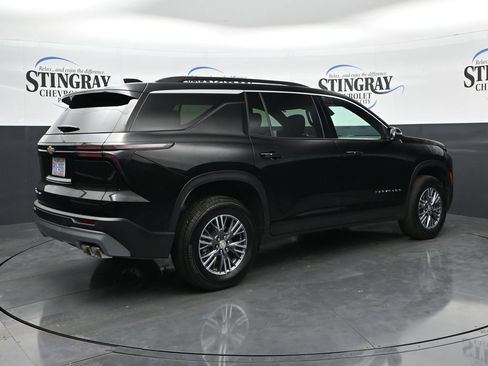 Used 2026 Chevrolet Traverse LT AWD/4WD image 7
