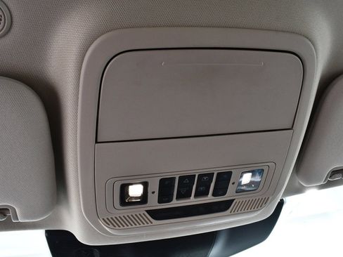 Used 2022 Ford Explorer XLT w/ Equipment Group 202A image 35