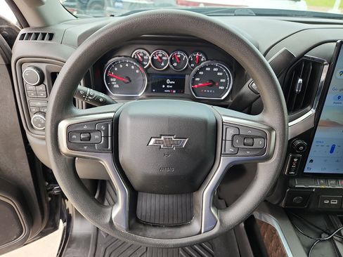 Used 2022 Chevrolet Silverado 1500 Custom Trail Boss w/ Safety Confidence Package AWD/4WD image 16