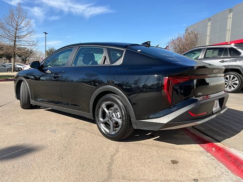 Used 2025 Kia K4 LXS image 8