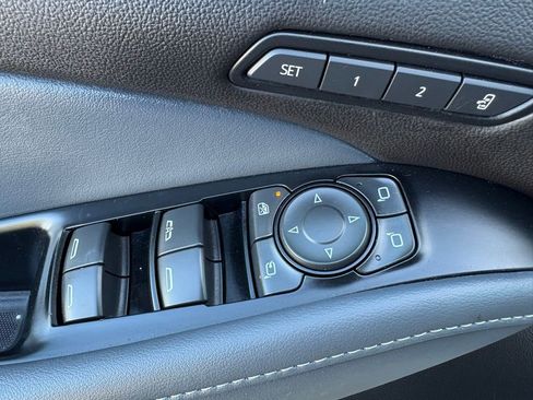 Used 2024 Buick Enclave Premium image 23