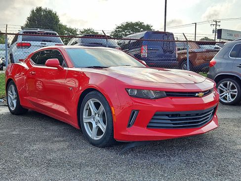 Used 2017 Chevrolet Camaro LT w/ Technology Package RWD image 2