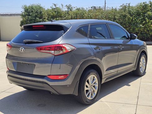 Used 2017 Hyundai Tucson SE w/ Cargo Package FWD image 5