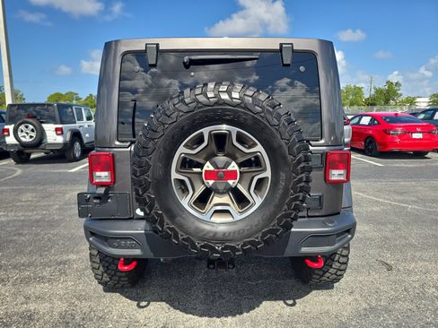 Used 2016 Jeep Wrangler Unlimited Rubicon AWD/4WD image 6