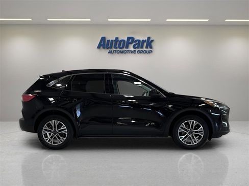 Used 2022 Ford Escape SEL image 8