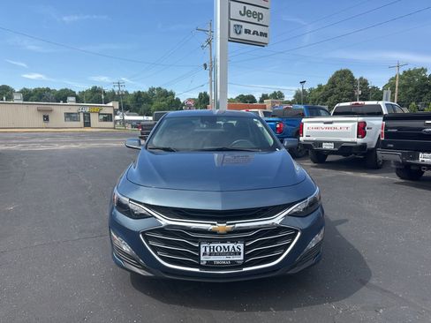 Used 2024 Chevrolet Malibu LT FWD image 2