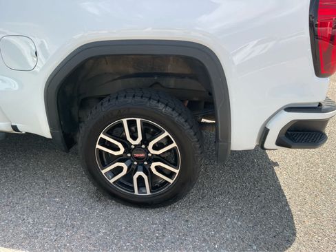Used 2023 GMC Sierra 1500 AT4 w/ AT4 Premium Package AWD/4WD image 8