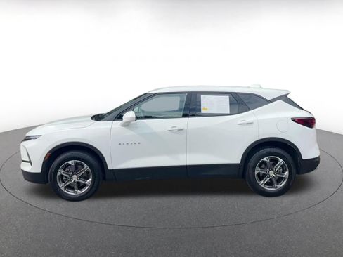 Used 2025 Chevrolet Blazer LT FWD image 8