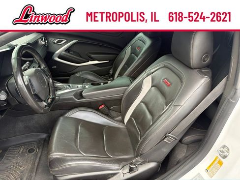 Used 2019 Chevrolet Camaro SS RWD image 11
