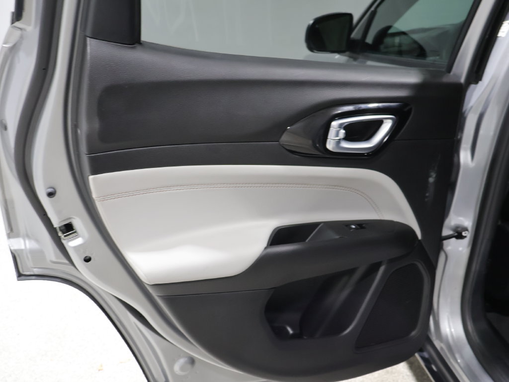 Certified 2024 Jeep Compass Limited AWD/4WD image 18