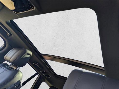 Certified 2022 Land Rover Range Rover Westminster Edition image 16