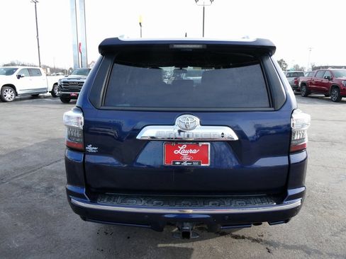 Used 2017 Toyota 4Runner TRD Off-Road Premium image 6