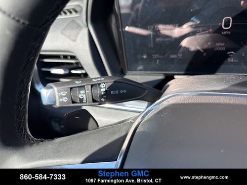 New 2026 GMC Terrain Elevation w/ Elevation Premium Package AWD/4WD image 17