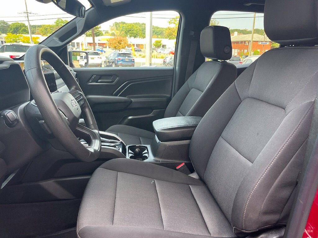 Used 2023 Chevrolet Colorado Trail Boss w/ Technology Package AWD/4WD image 32