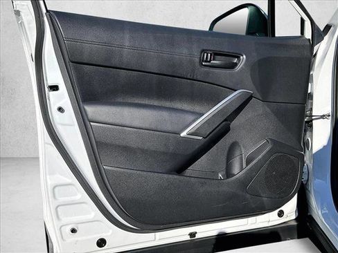 Used 2024 Toyota Corolla Cross SE image 18