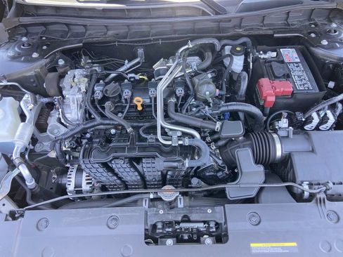 Used 2025 Nissan Altima 2.5 SV FWD image 24