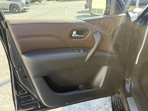 Certified 2024 INFINITI QX80 Premium Select w/ Cargo Package image 10