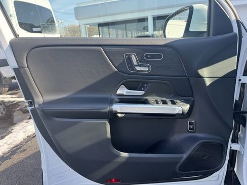 Used 2026 Mercedes-Benz GLB 250 4MATIC image 19