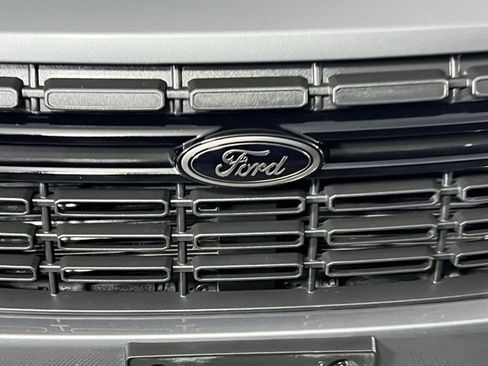 Used 2023 Ford Maverick Lariat w/ Lariat Luxury Package image 11